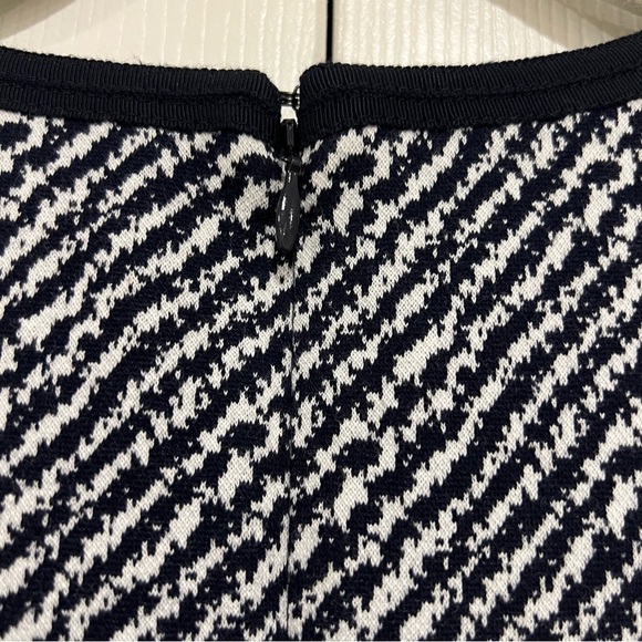 Talbots Textured Stripe Ponte Sheath Dress Short Sleeve Navy Womens Size 8 - Picture 5 of 7